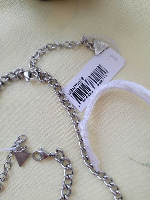 Guess комплект от колие и гривна