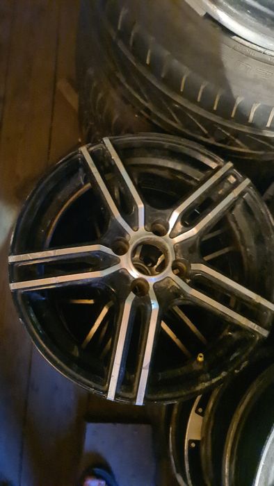 Диски литые на авто