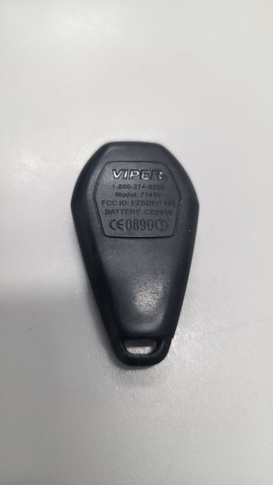 Vând telecomanda Viper 7145v