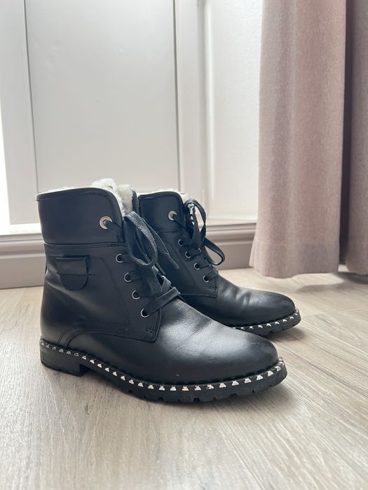 Женские зимние ботинки