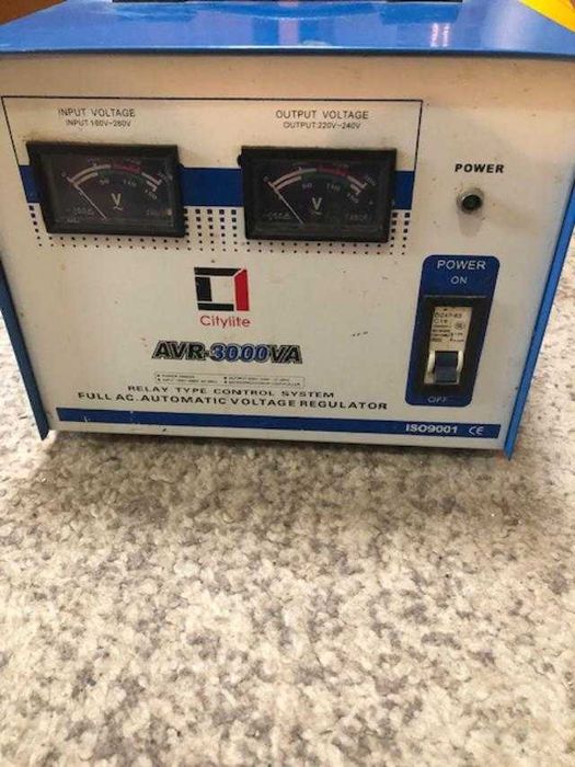 Stabilizator de tensiune / AVR 3000VA