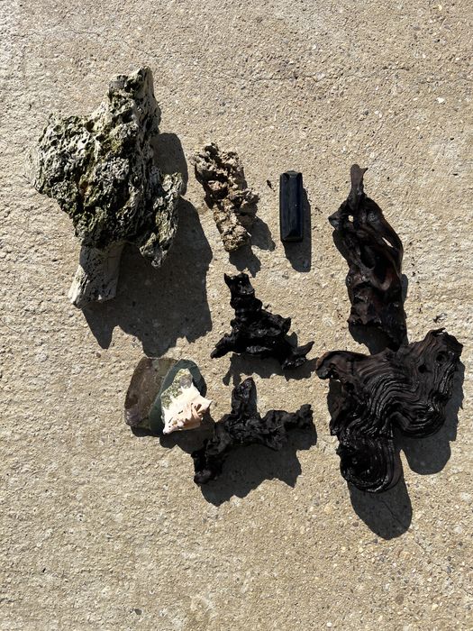 Decoratiuni acvariu din lemn și piatră – design unicat