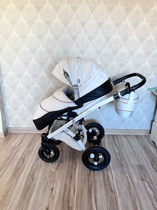 Коляска в отличном состоянии