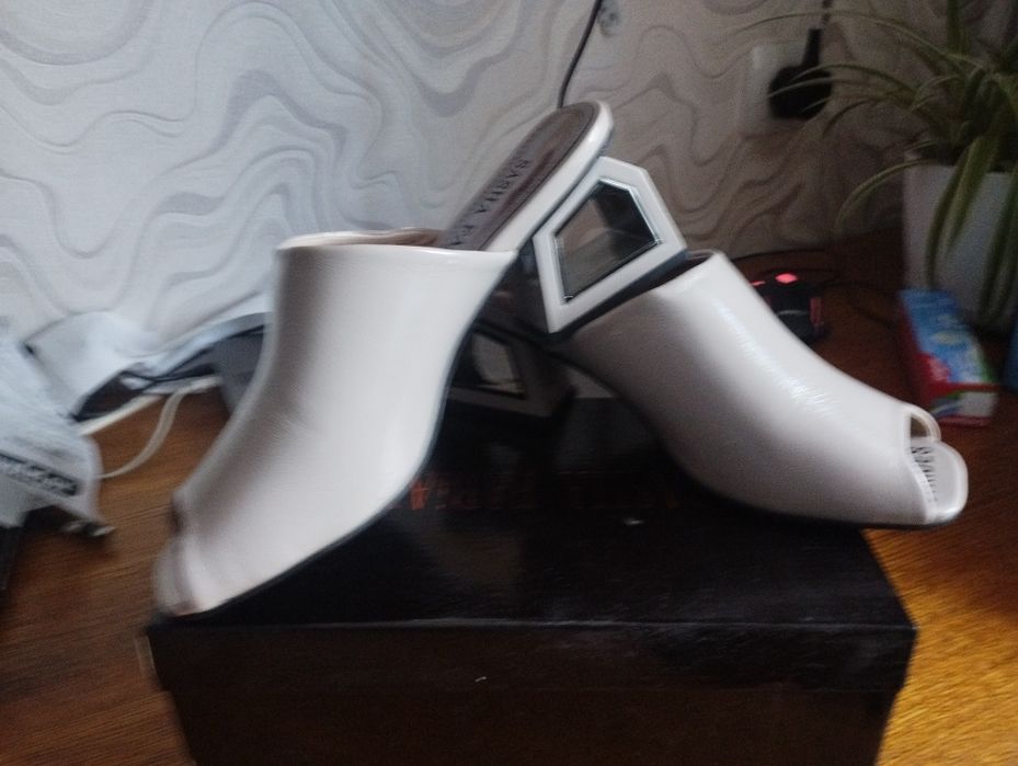 Босоножки Sasha Gabiani