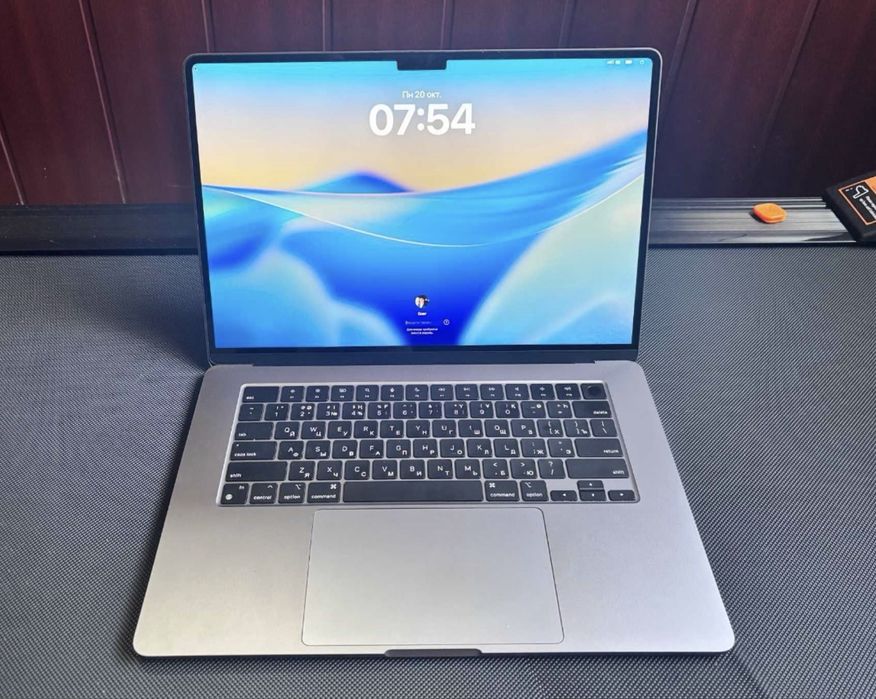 Ноутбок бесплатно отдам рабочи