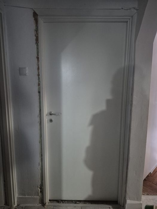 Vând 4 uși interior personale