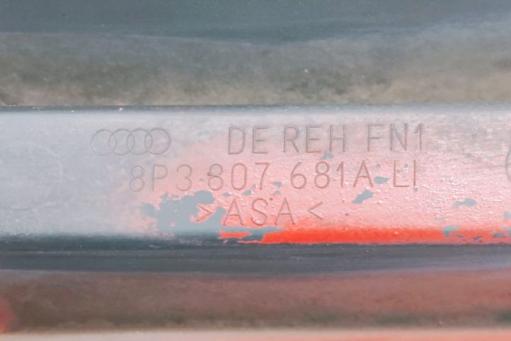 Grila bara stanga 8P3807681A Audi A3 8P