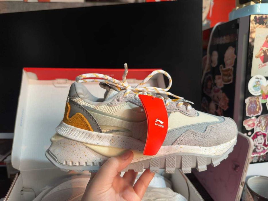 Продаются новые кроссовки Li-ning