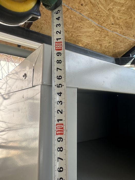 Шкаф метталлический