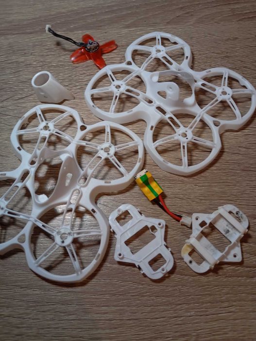 Drona EMAX Tinyhawk + Goggles Fatshark Attitude