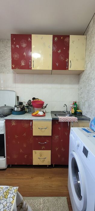Срочно продам кухонный гарнитур,состояние хорошее
