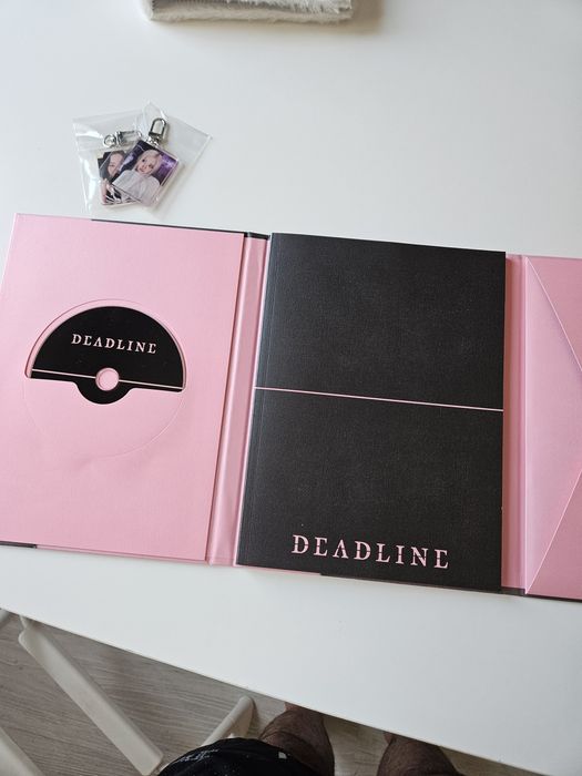 K-pop албум BLACKPINK DEADLINE – като нов, подходящ за подарък