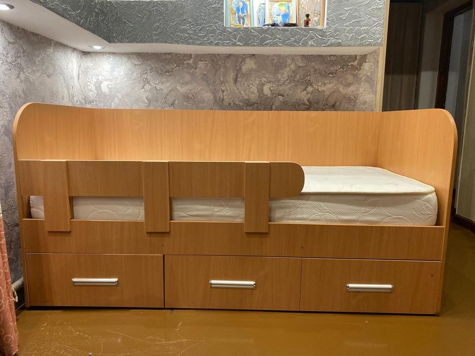 Детская кровать б/у 185×85