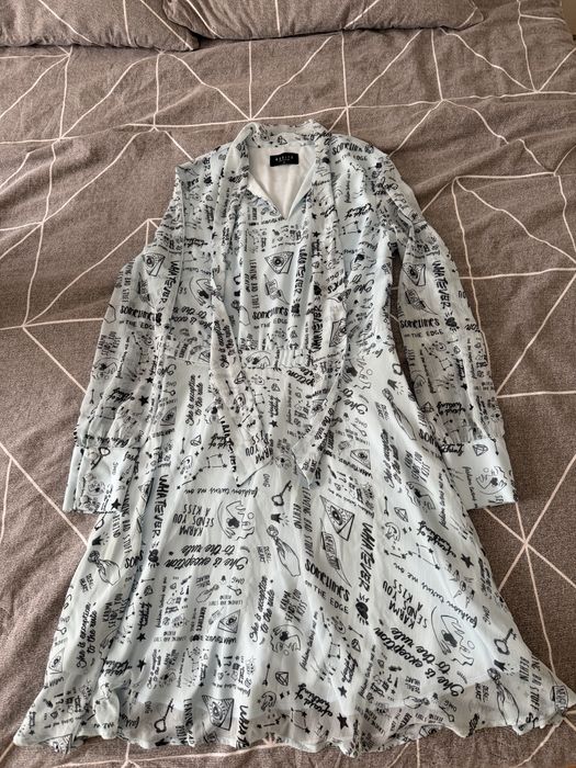 Платье бренда Mohito