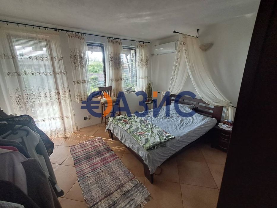 Двуетажна къща в с. Бата, България, 134 кв. м, 560 кв. м двор, цена 165 000 евро #34248635