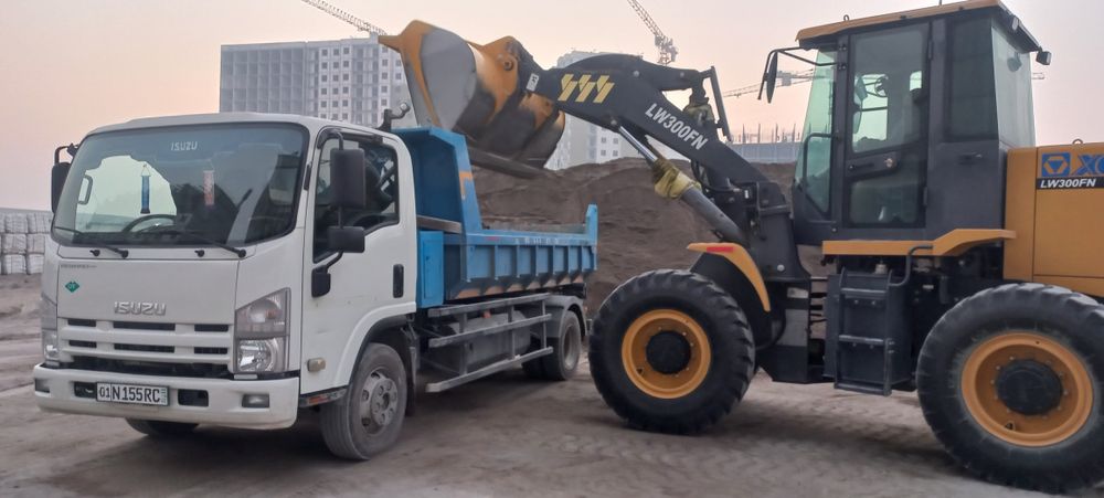 Вывоз строй мусора Исузи самасвал услуга 24/7 .Грузчик есть