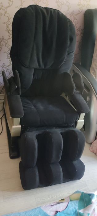 Срочно продам массажное кресло