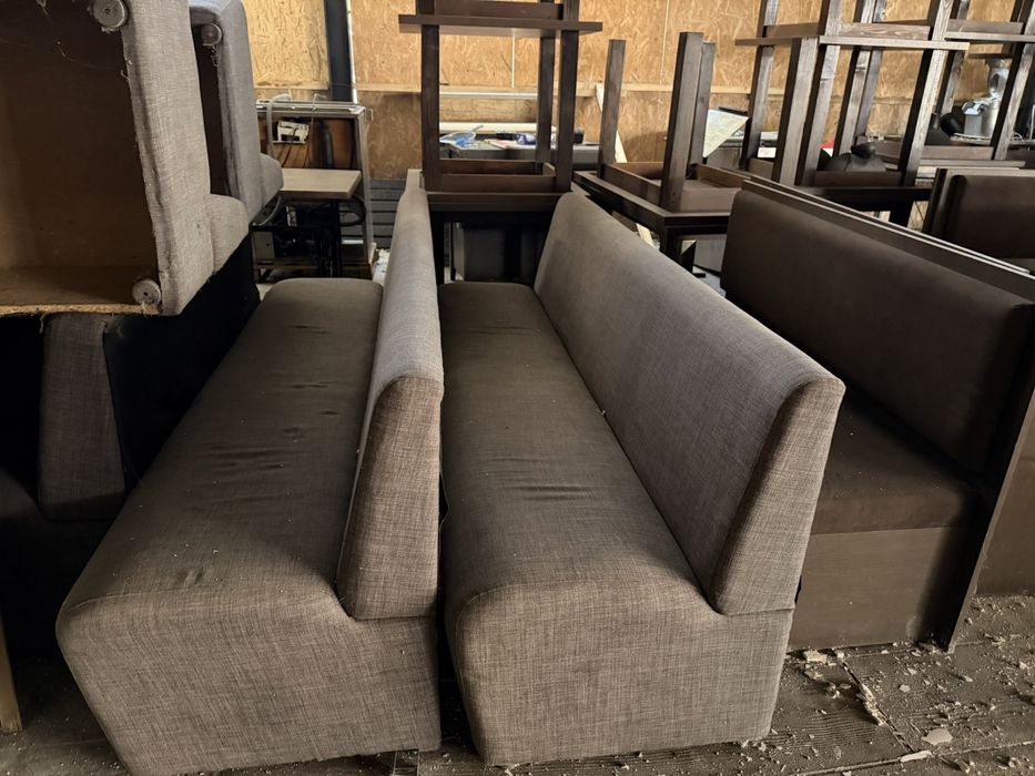 Стол 20 €/ маса 70€/ диван 80€/ щъркел 15€/