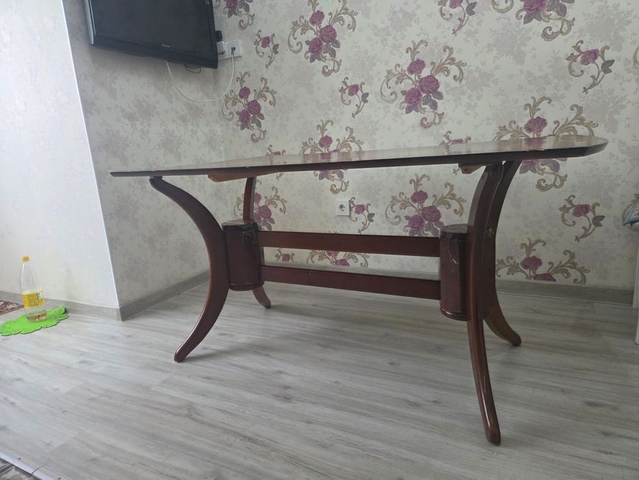 Продам очень качественный стол