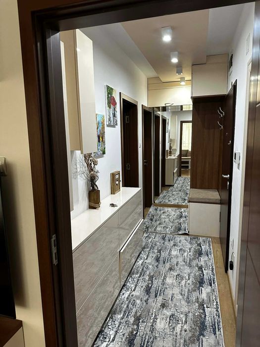 Тристаен апартамент под наем