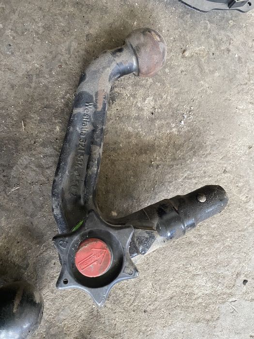 Cui carlig tractare vw passat b6 3C0803882