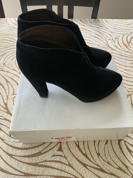 Ghetute piele naturala ca NOI achizitionate din OTTER marime 39/40