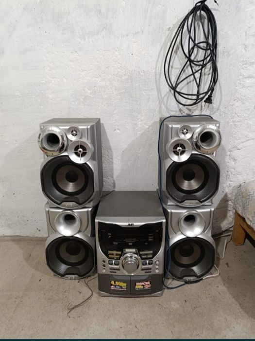 Продам Муз. Центр.  JVC..