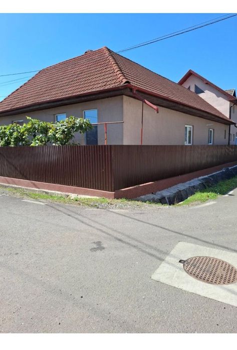 Proprietate mixtă, locuință + spații comerciale,atelier , Sântana