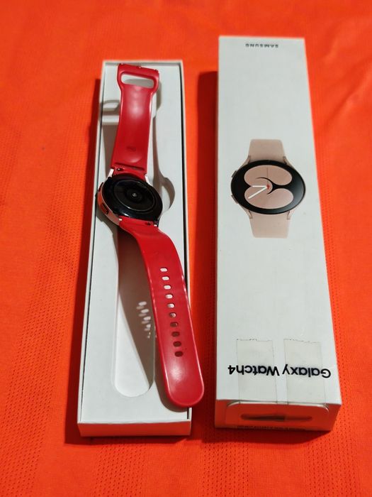 Чисы watch 4 original срочно