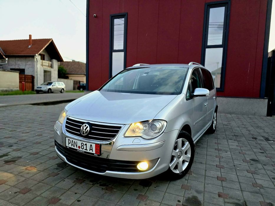 VOLKSWAGEN Touran 2008