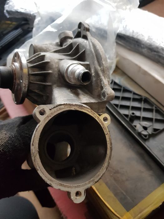 Помпа на BMW X5 E70