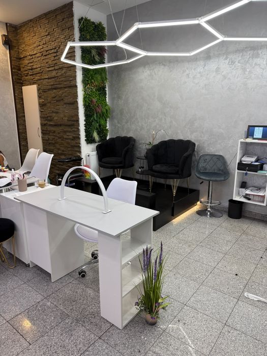 Inchiriere post tehnician unghii – E STYLO BEAUTY SALON
