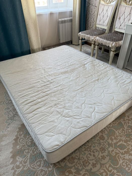 Продам матрас 200х160х20