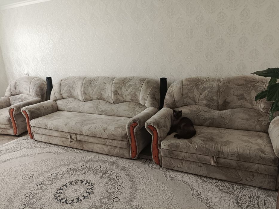 Продам диван тройку