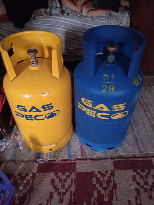 Vând butelii petrom