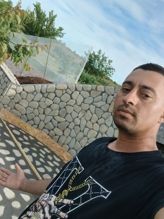 Vând și montez piatra naturala de munte