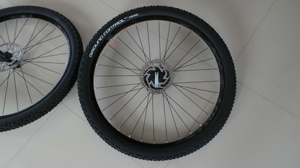 roti  bicicleta complete 29"/cu cauciucuri si disc