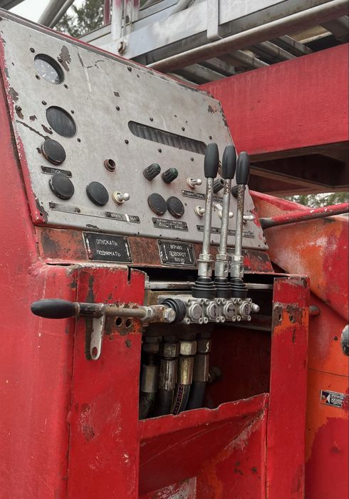 Автовышка 32 метр вездеход