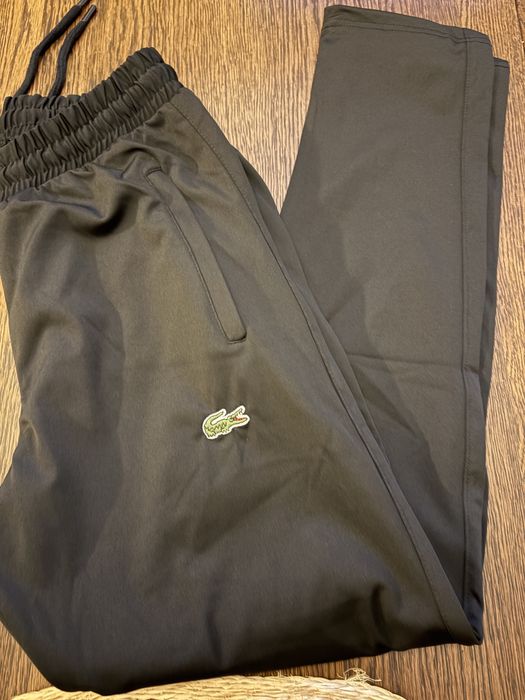 Pantaloni lacoste L