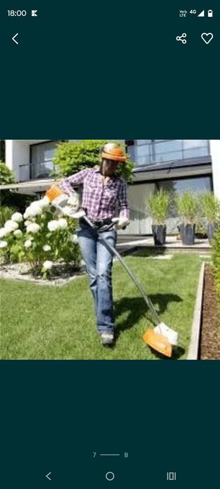 Tund iarba cu motocoasa