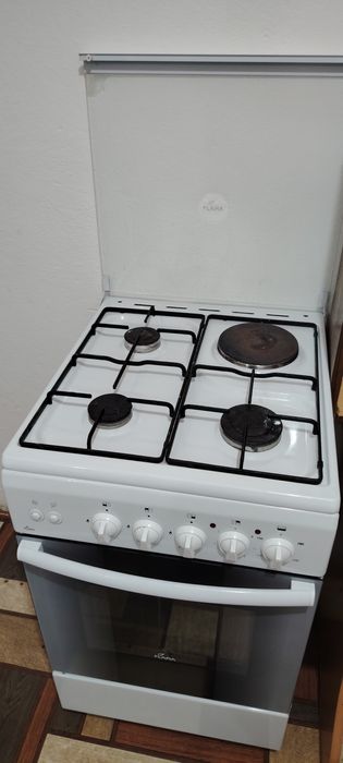 Продам газовую плиту