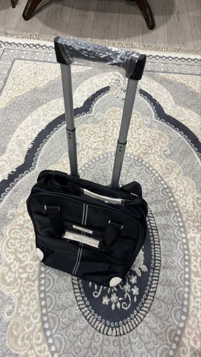 Продам чемодан двойка