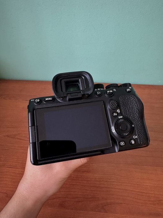 Продается Sony A7 4 / Sony A7 lV + kit 28-70mm