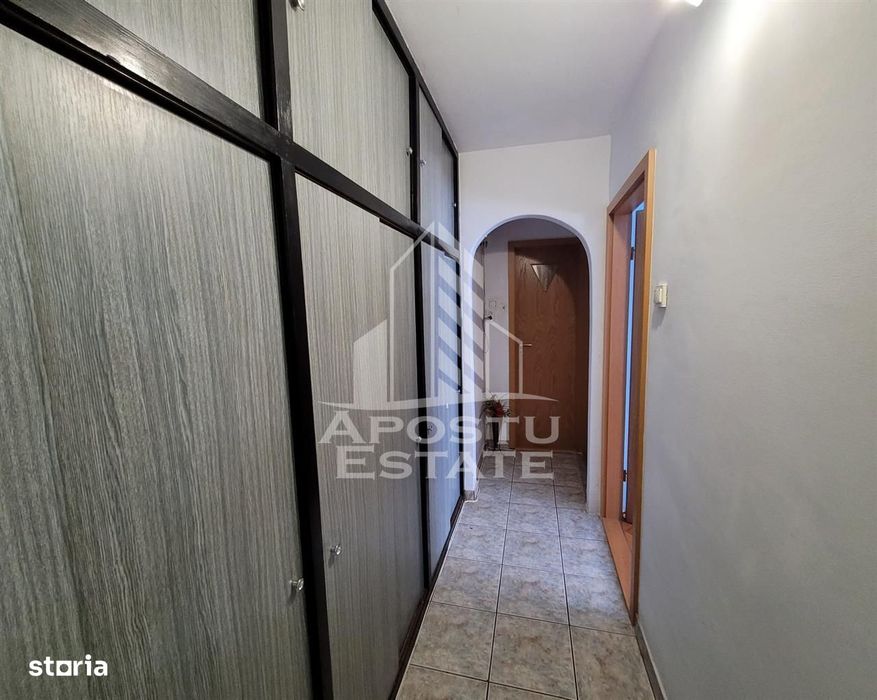 Apartament de vanzare cu 3 camere,etaj intermediar, Aradului,Timisoara