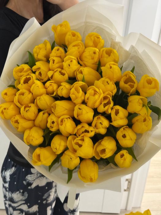 Продам Букеты цветов розы,тюльпаны