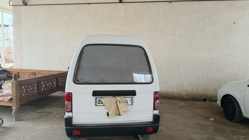 Дамас сотилади нактга