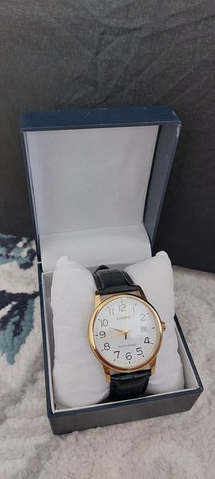 Часы наручные класические