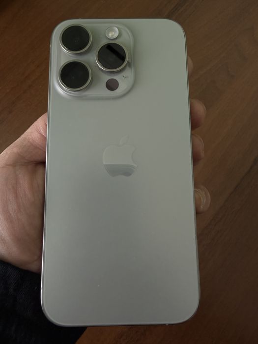 Продам Iphone 15 Pro