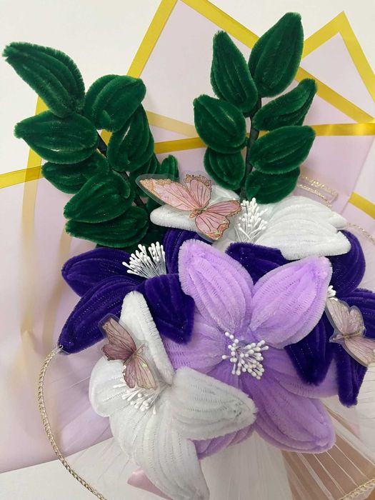 Buchete de flori din sarma plusata