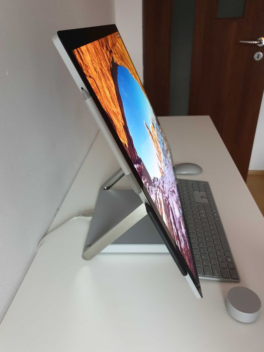 Surface Studio 2 All-in-One PC impecabil + toate Accesoriile